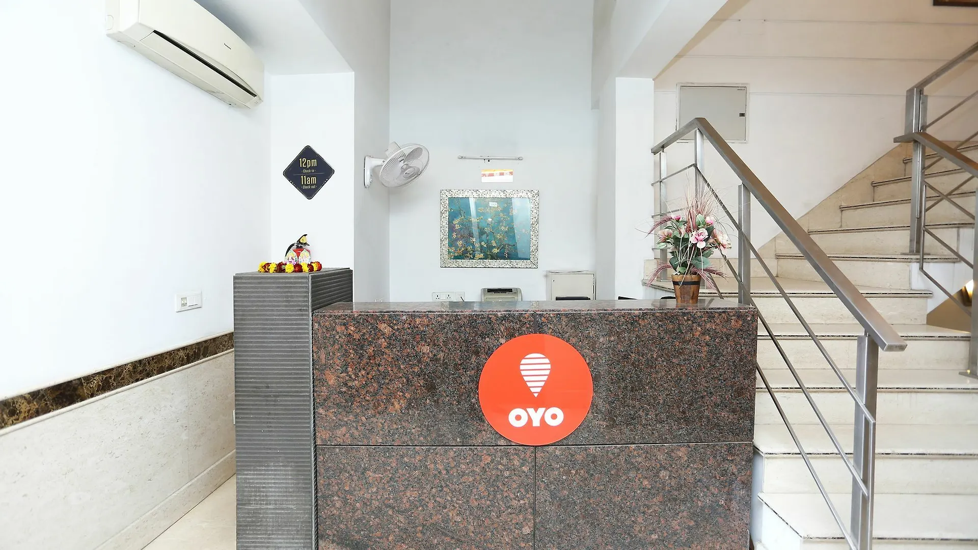 ***  Oyo 11524 Hotel Shubhhdeep Aashiyana Gurgaon India